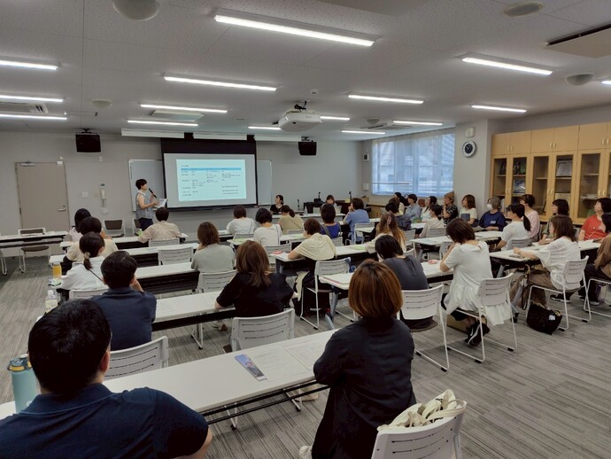 不登校生保護者の高校進路交流会
