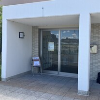 建物入り口の写真
