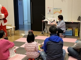 読み聞かせの写真