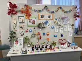 紙の作品展示の写真