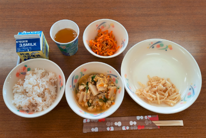 学校給食の写真