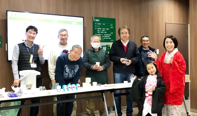 新年カフェじぃの振る舞いコーヒーの会の様子