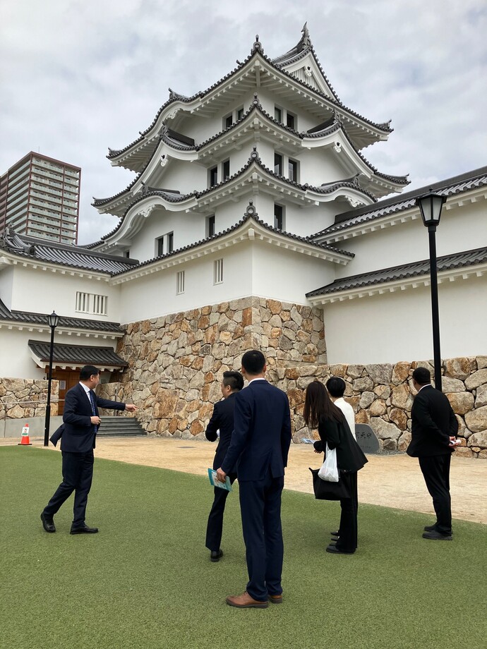 尼崎城訪問の様子