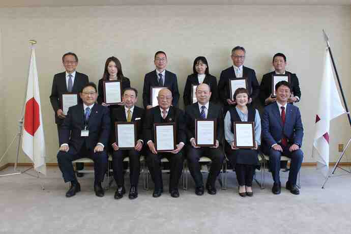 令和6年度あまがさき外国人材雇用・育成・定着支援モデル事業所認証式 集合写真