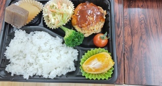 おから入りハンバーグ弁当です